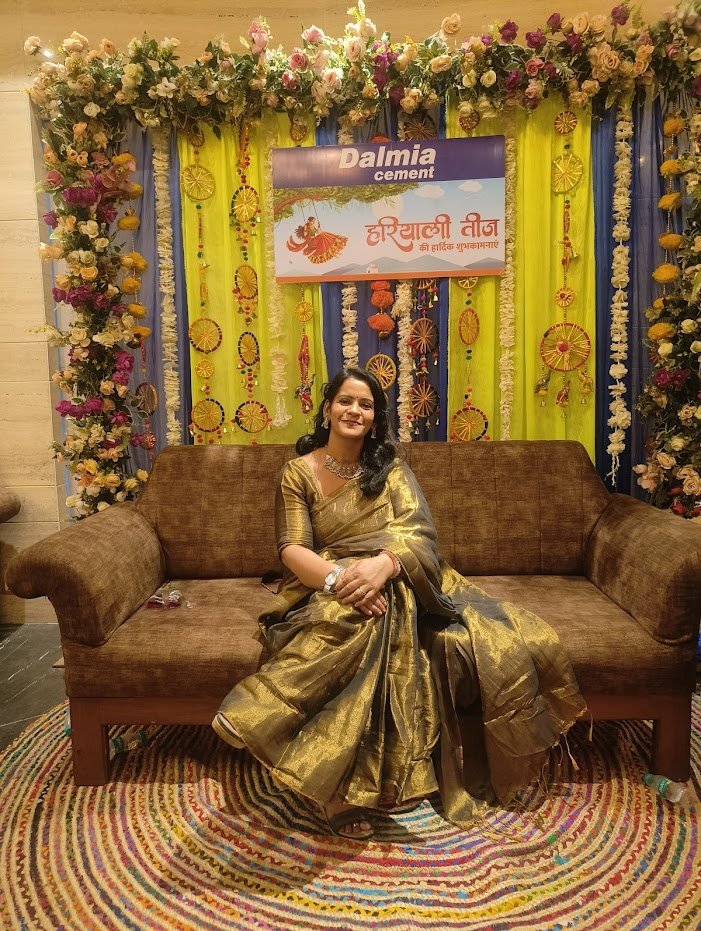 Astrologer Manisha Bharati Tarot Reader in Prayagraj India