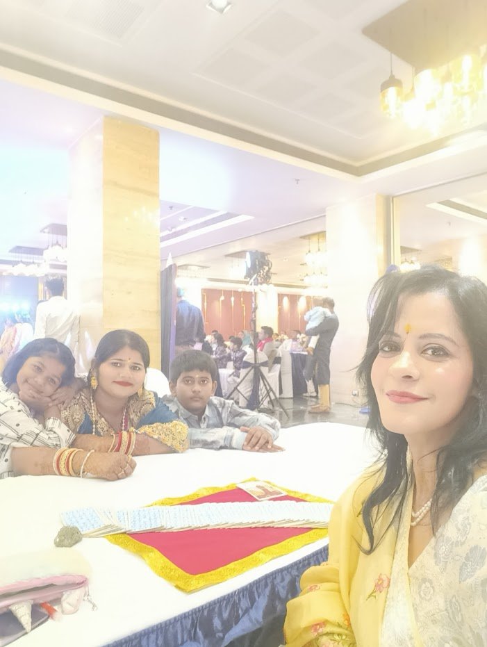 Astrologer Manisha Bharati Tarot Reader in Prayagraj India
